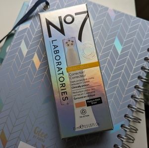 NWT No. 7 Dark Circle Corrector